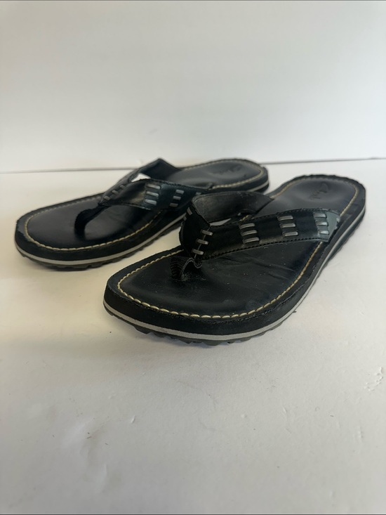 Clarks Shoes - Clarks women’s black leather sandals size 10